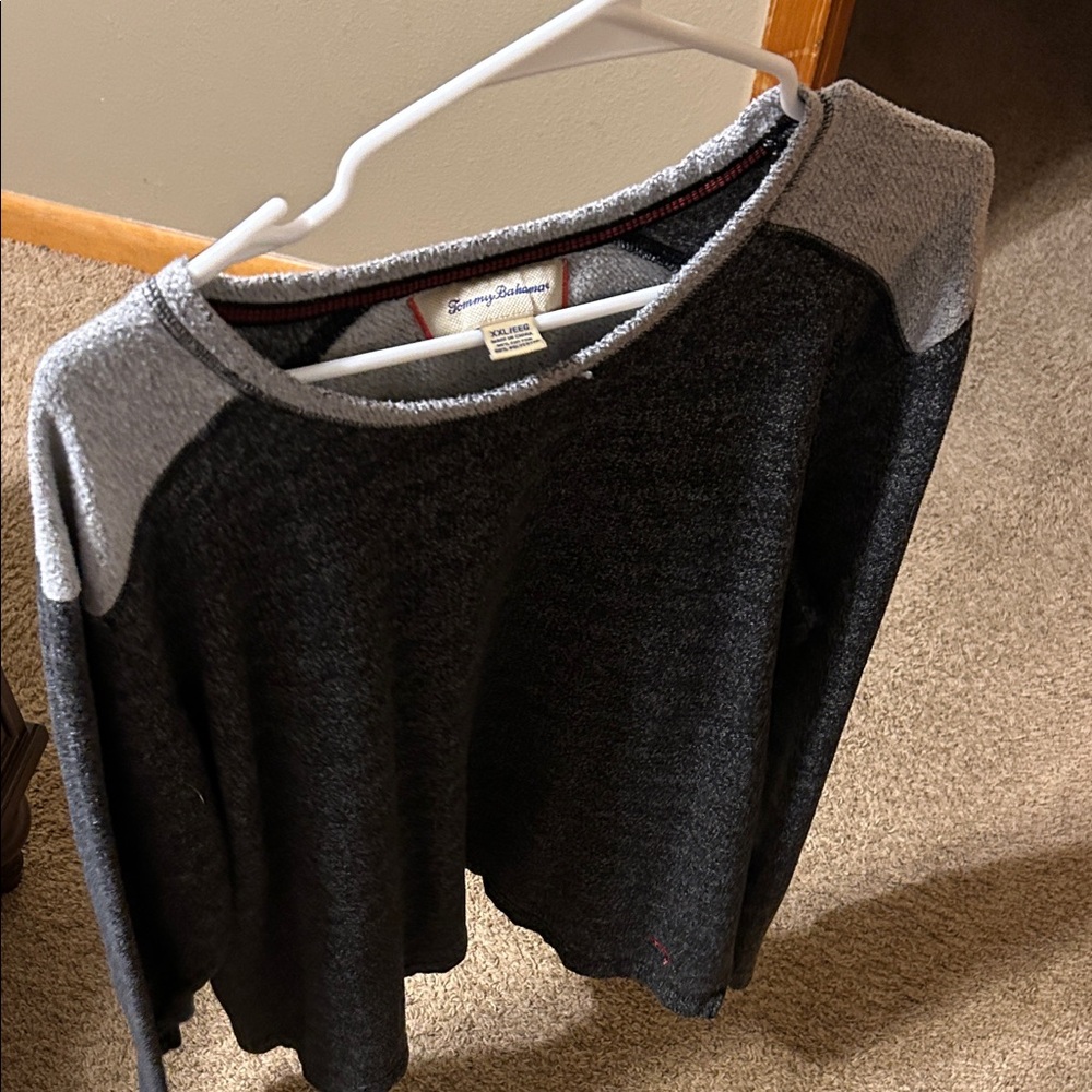 Tommy Bahama Women's Charcoal and Light Gray Sweater